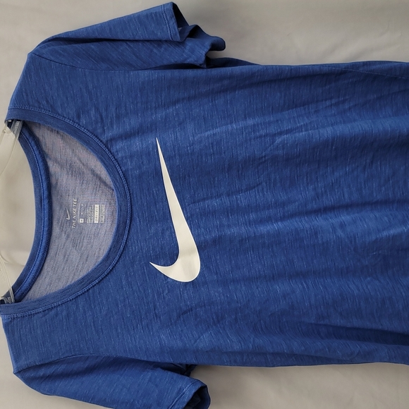Nike dri fit t-shirt - Picture 2 of 4
